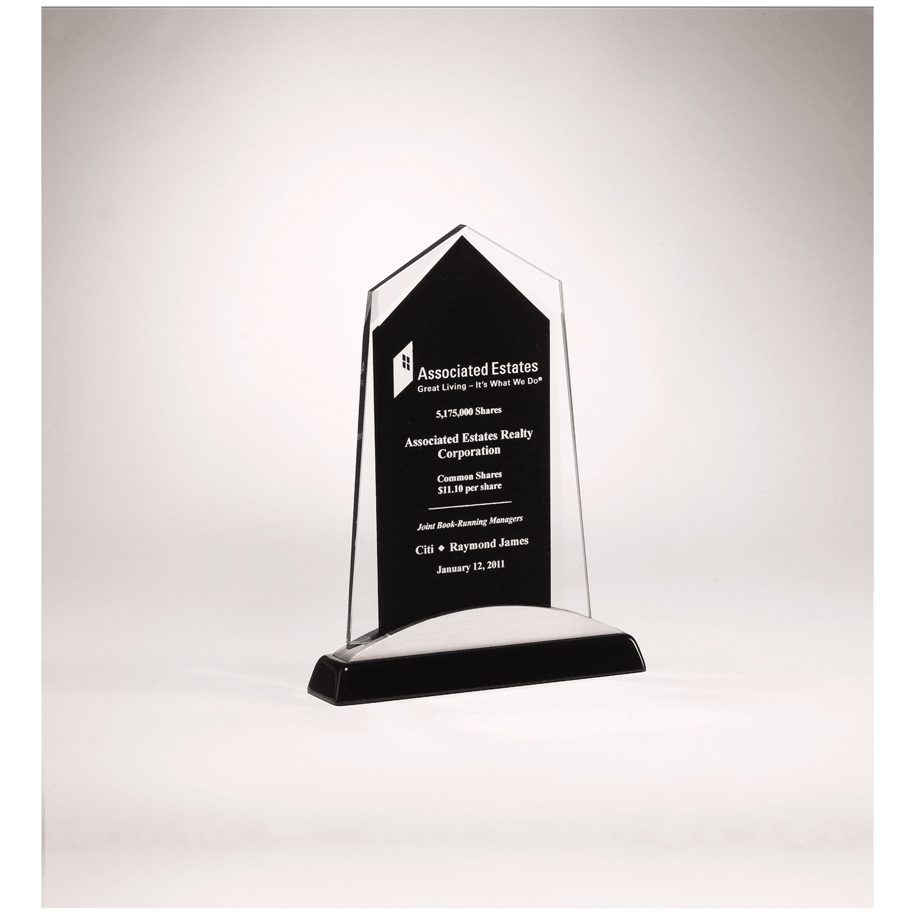 6 5/8" x 7 7/8" Apex Series Glass Award, Black Piano Finish Base with Silver Aluminum Accent