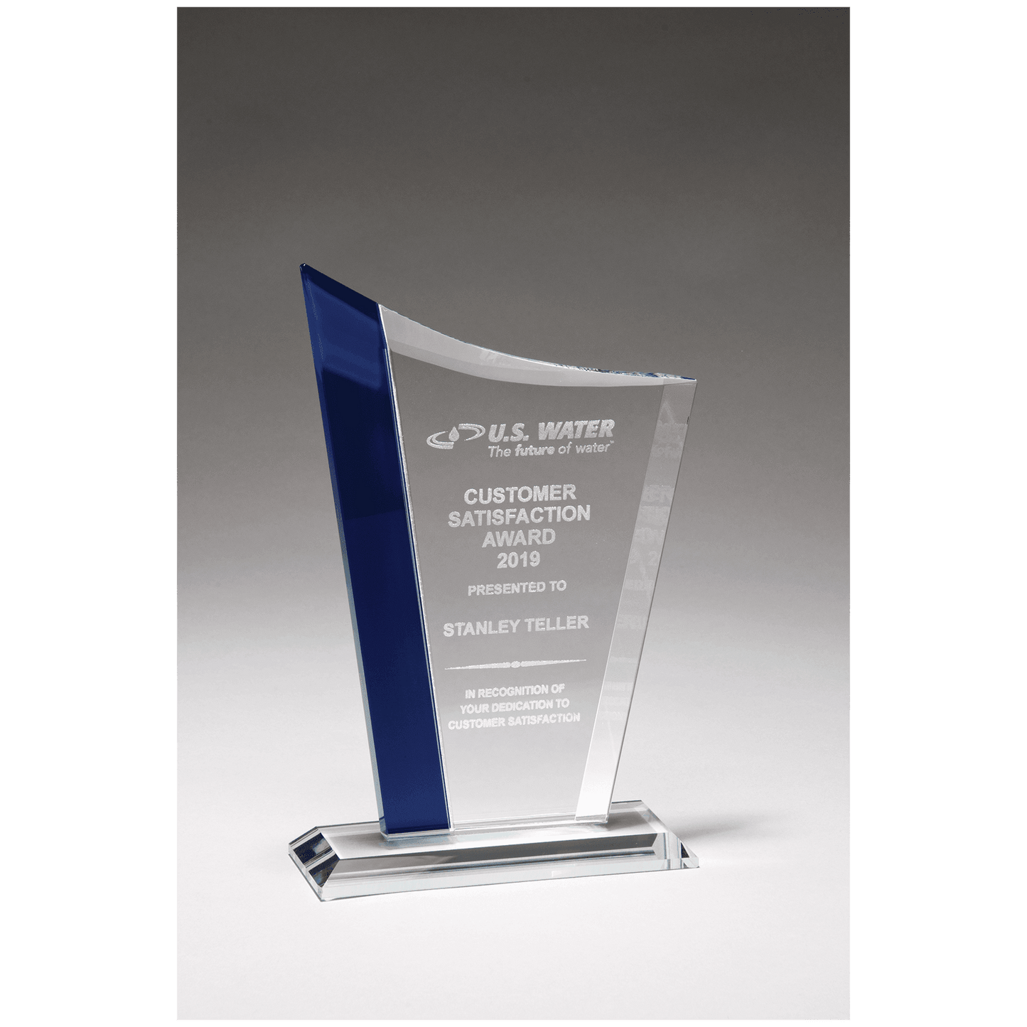 5 3/4" x 8 5/8" Zenith Series Clear Glass Award with Blue Glass Highlights