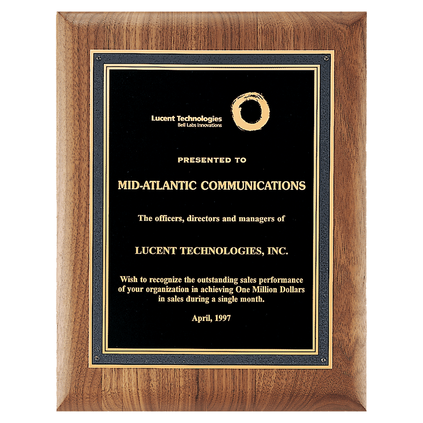 Walnut Plaque with Black/Gold Florentine Border Textured Black 2 8" x 10 1/2" American LaserFX Plate